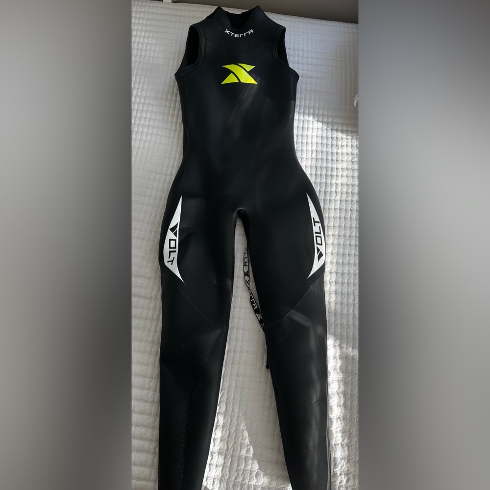 Xterra Volt Sleeveless Wetsuit Womens Size Medium Large.